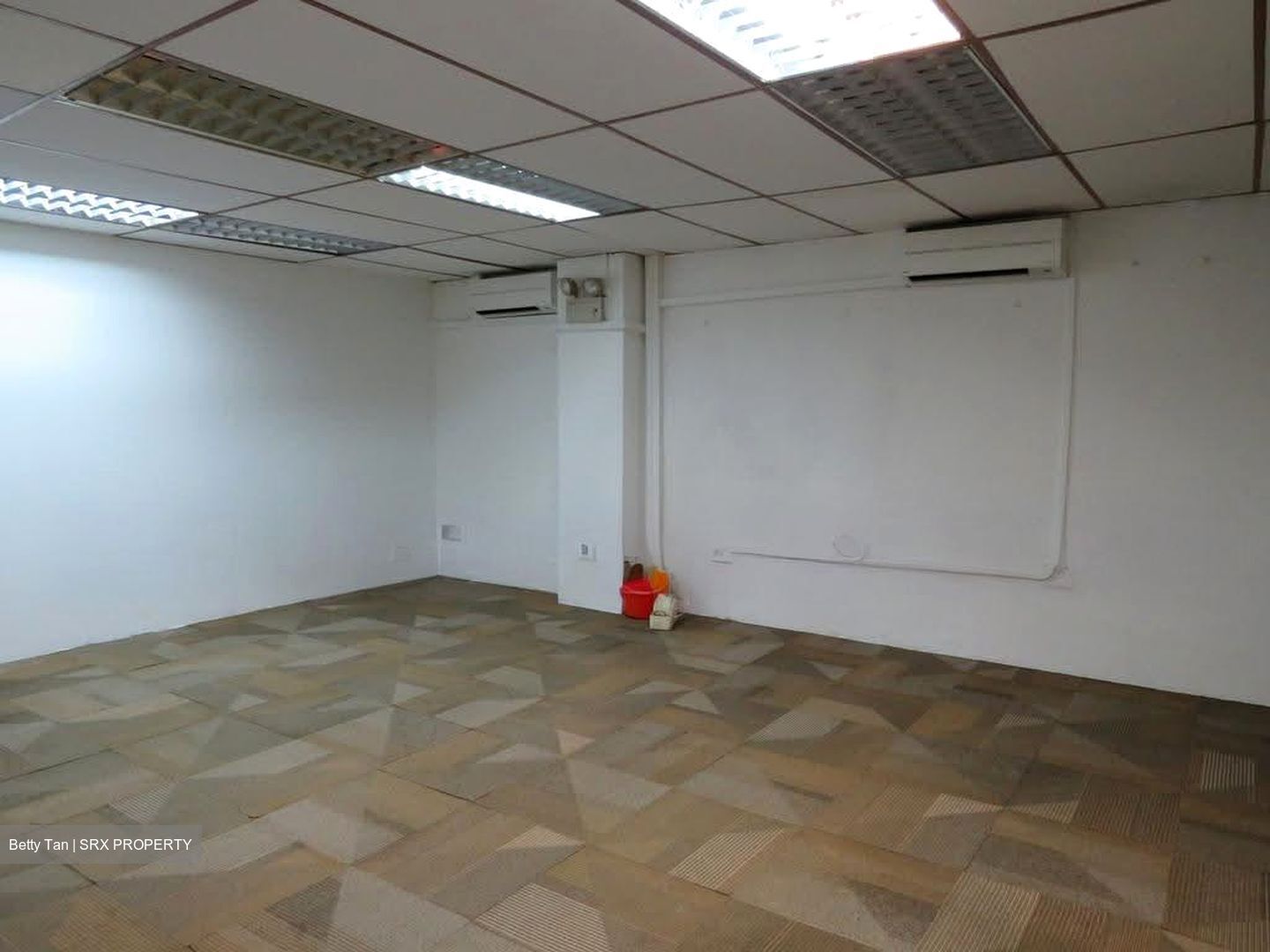 Hong Heng Garden (D26), Office #615093731
